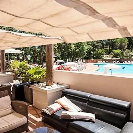 With One Bedroom In With Wonderful Sea View And Shared Pool 1 Km From The Beach شقة