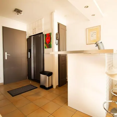 Apartmán With One Bedroom In With Wonderful Sea View And Shared Pool 1 Km From The Beach Grimaud